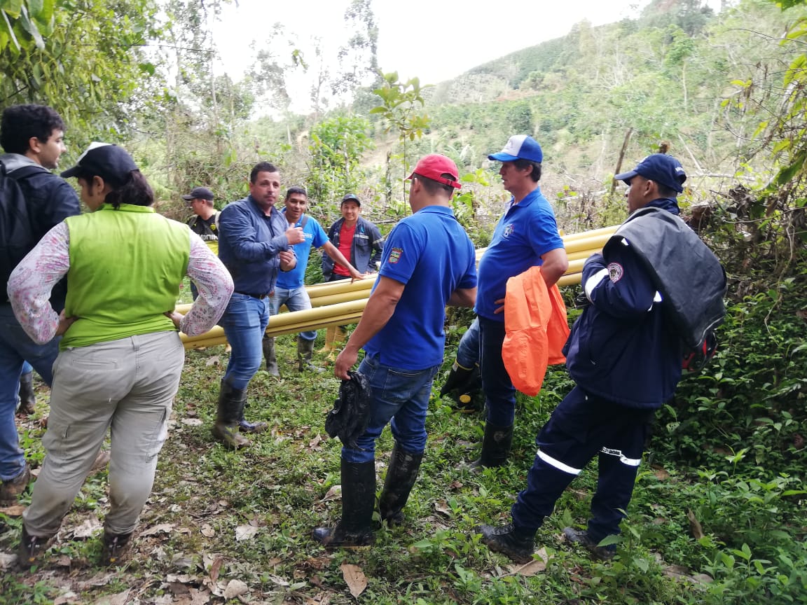 Geólogos visitan la zona de emergencia en Acevedo 1
