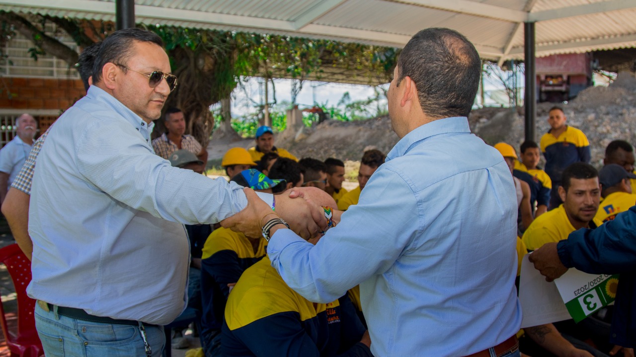 Edgar Muñoz Torres se fortalece con el sector de la industria laboyana 2