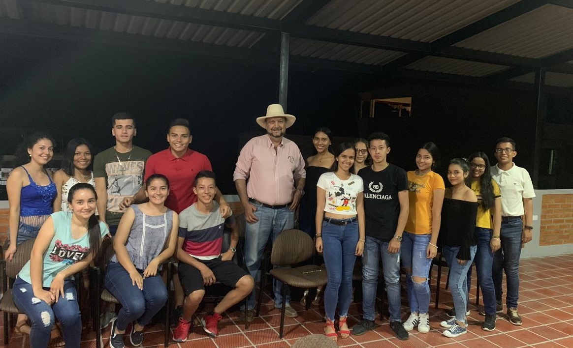 Con jóvenes de Tarqui, Carlos Tole socializó su programa de gobierno 1