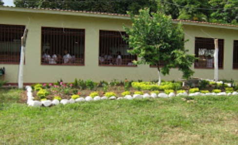 Obras de mejoramiento en la sede principal del colegio La Ulloa en Rivera 2