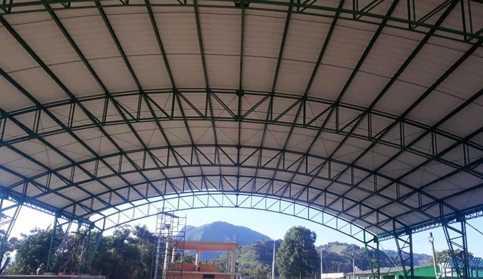 Millonaria inversión para construir cubiertas de polideportivos en Garzón 1