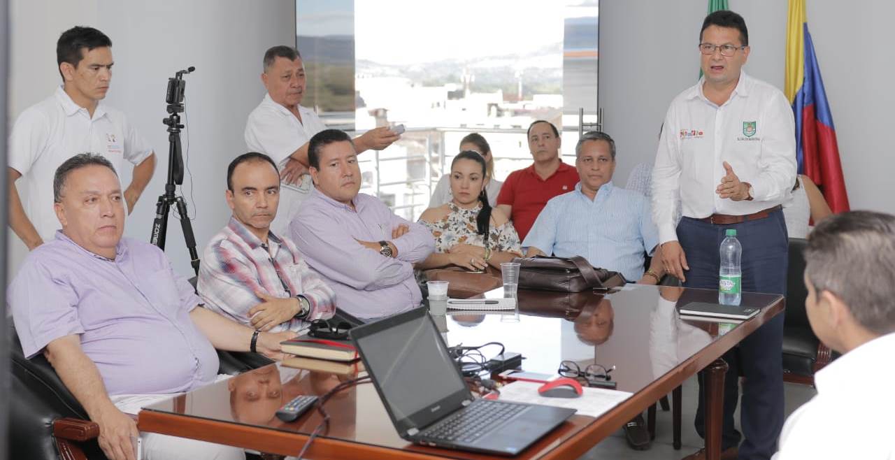 Edgar Muñoz Torres recibió su credencial como el nuevo alcalde de Pitalito 5