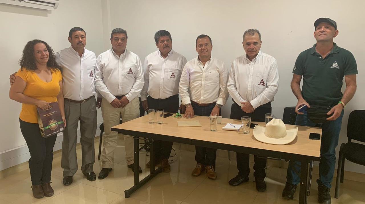 Edgar Muñoz Torres recibió su credencial como el nuevo alcalde de Pitalito 3