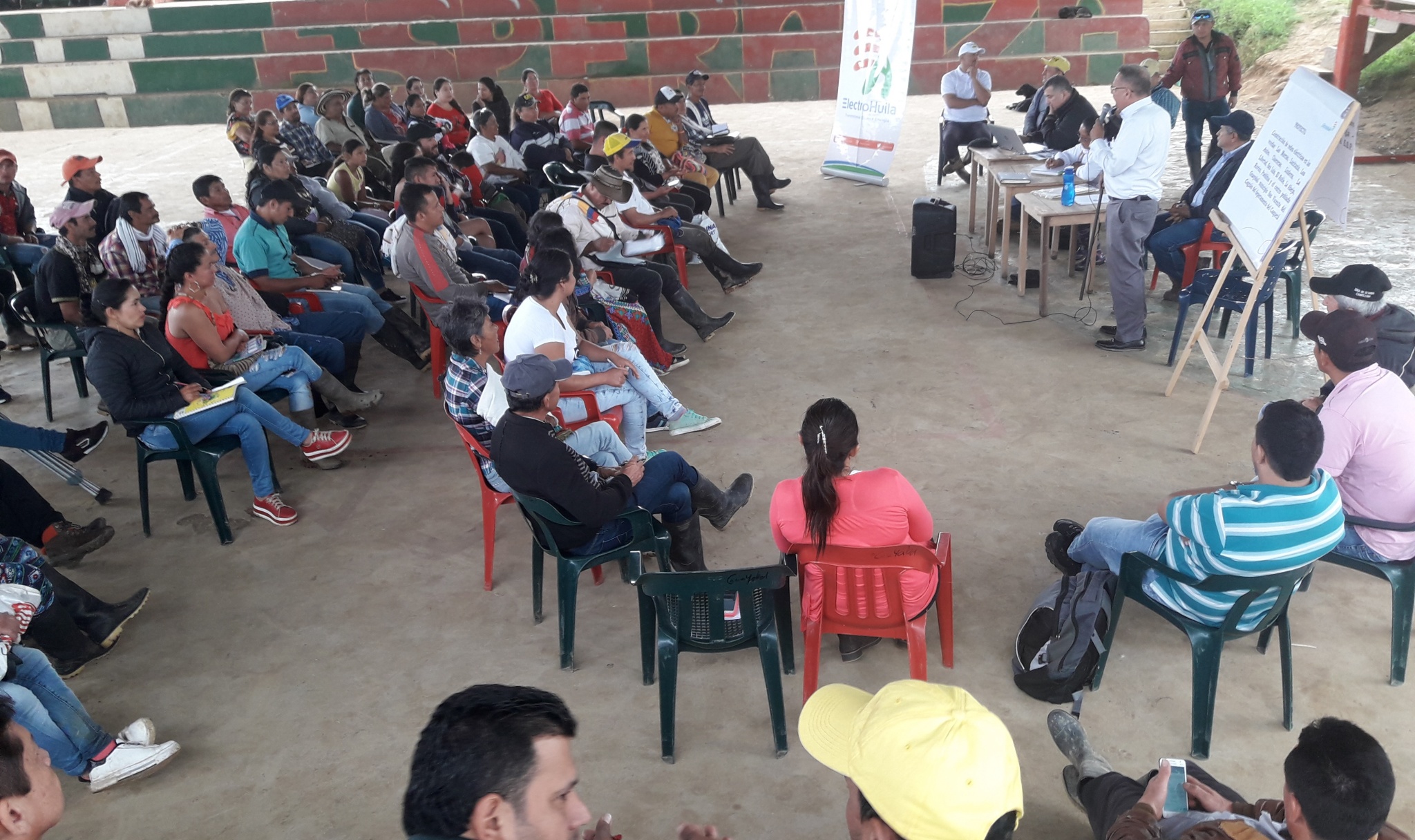 Significativa inversión para electrificación rural en El Pato-Guayabal 1