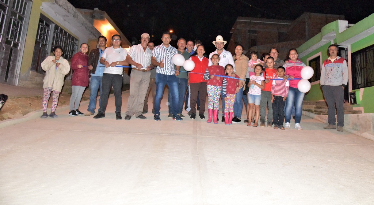 Obras de mejoramiento vial fueron realizadas en el barrio La Montilla de Isnos 3
