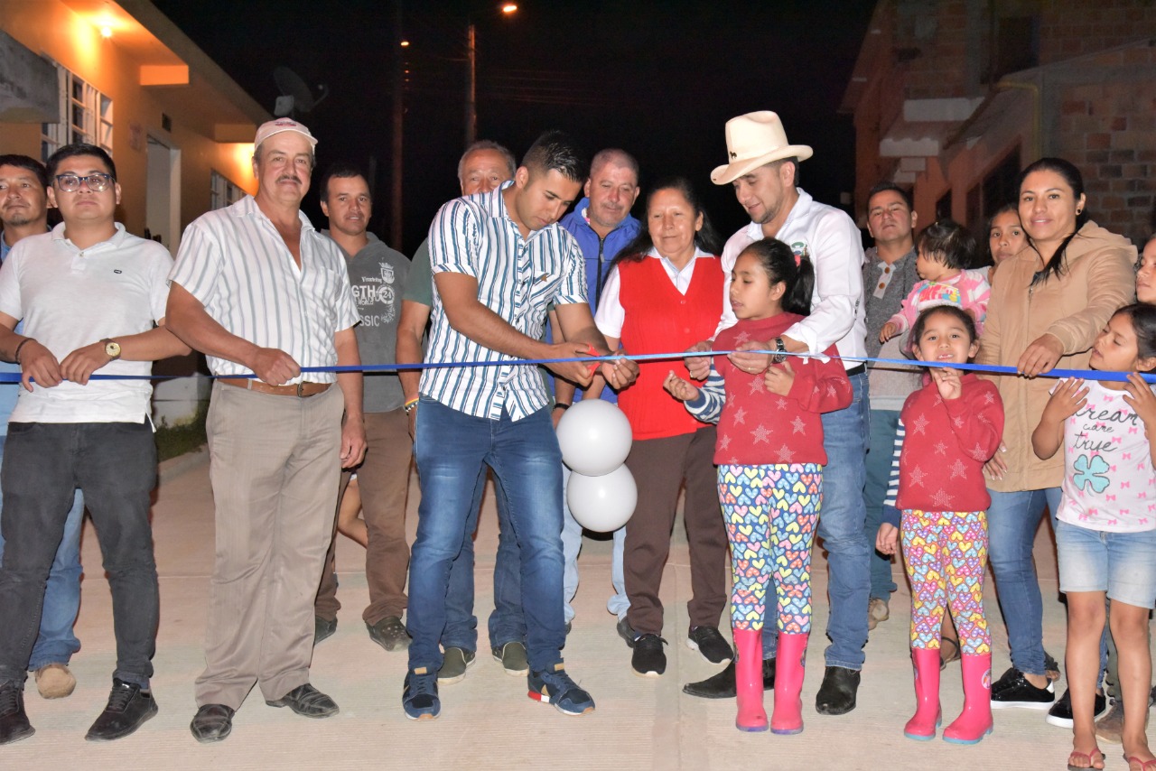 Obras de mejoramiento vial fueron realizadas en el barrio La Montilla de Isnos 1