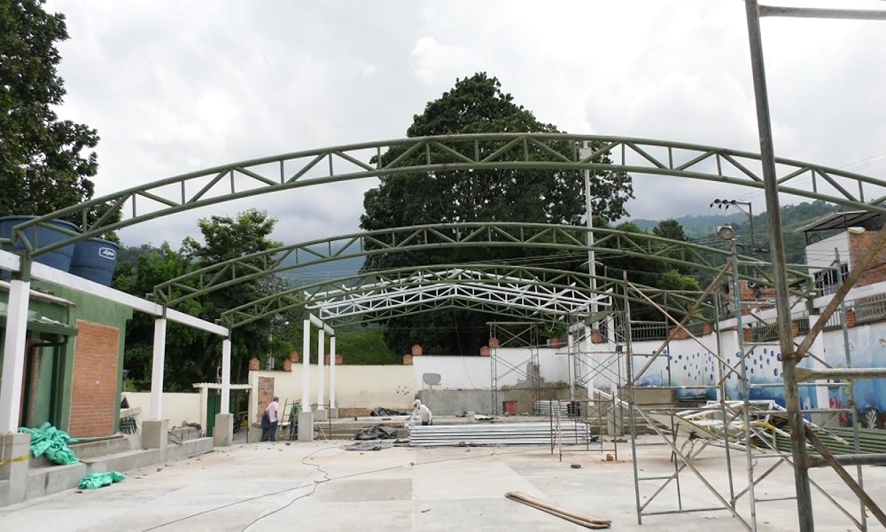 Importante inversión en polideportivo del centro poblado Pacarní 1