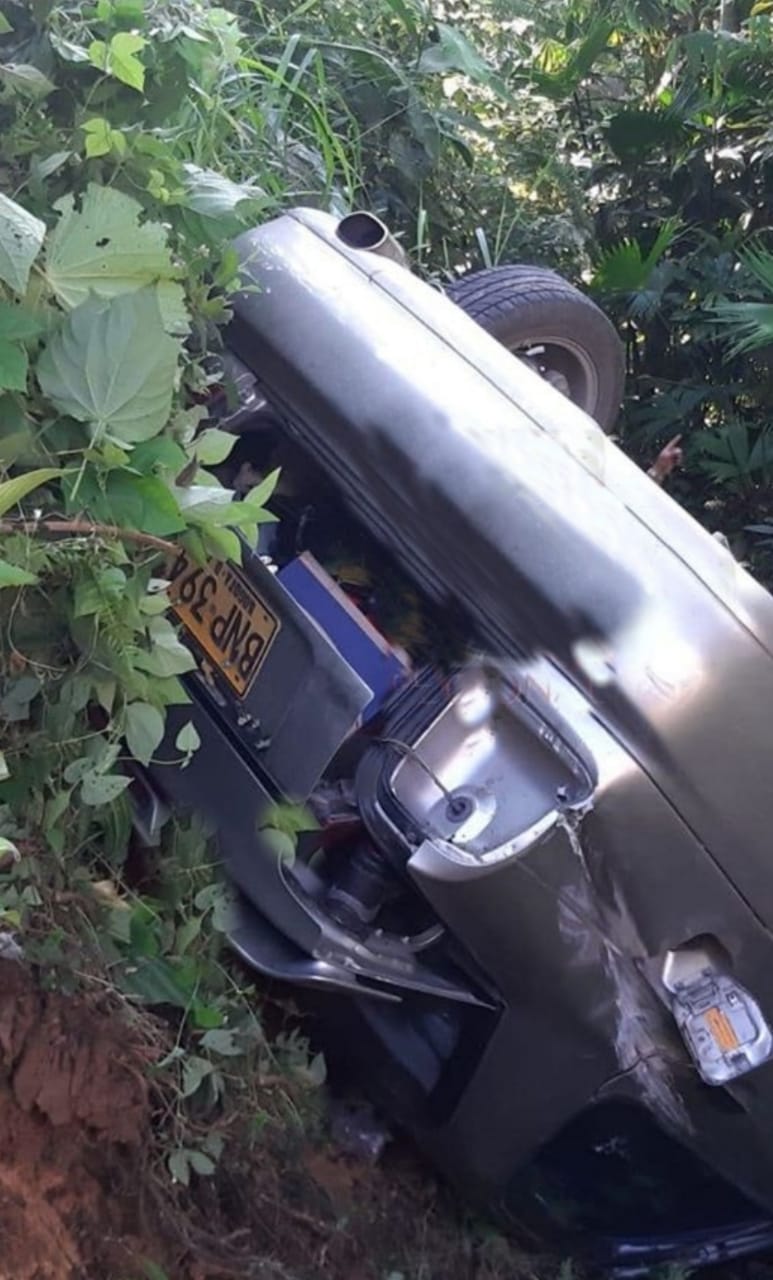 Accidente en la vía Suaza-Florencia dejó tres personas heridas 2