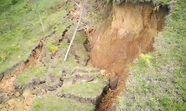 Inmensa falla geológica amenaza con afectar varias comunidades en Baraya 1
