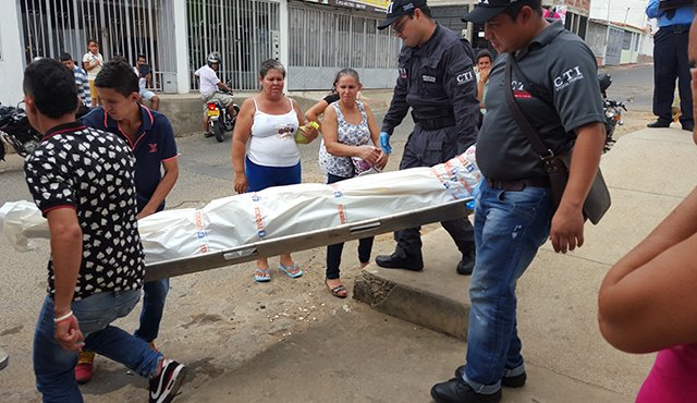 Aparente caso de suicidio al interior de la estación de policía en San Adolfo Acevedo 2
