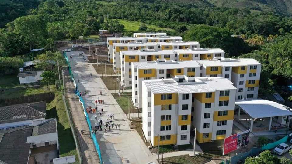 78 familias de El Pital ya tienen su vivienda propia en Torres de la Gaitana 2