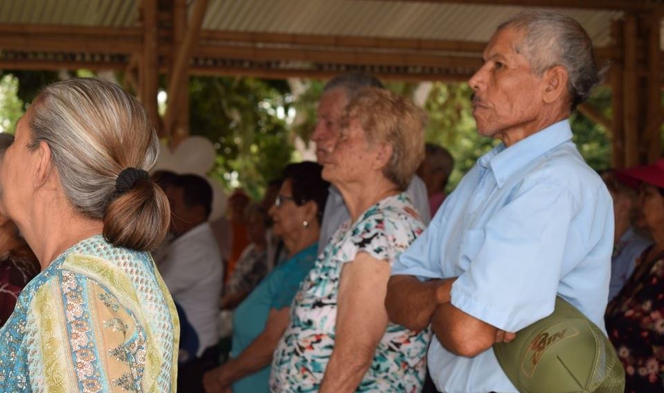 Atención especial y apoyo permanente a los adultos mayores de El Pital 4