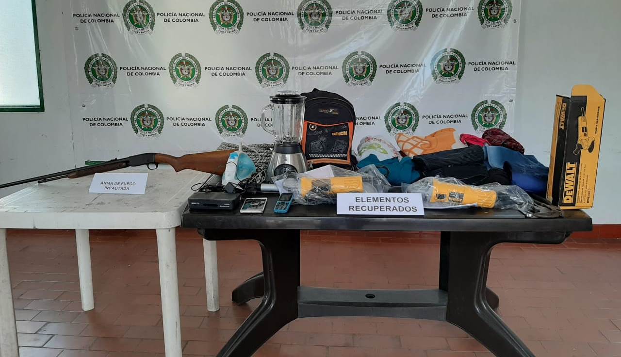 Adolescente fue aprehendida con varios elementos hurtados en El Agrado 1