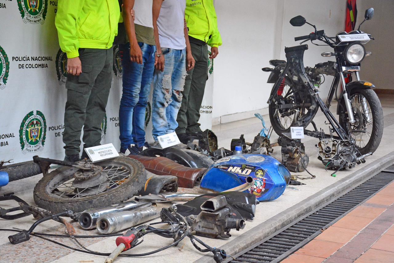 Dos desguazadores de motos, fueron capturados en flagrancia en Neiva 3