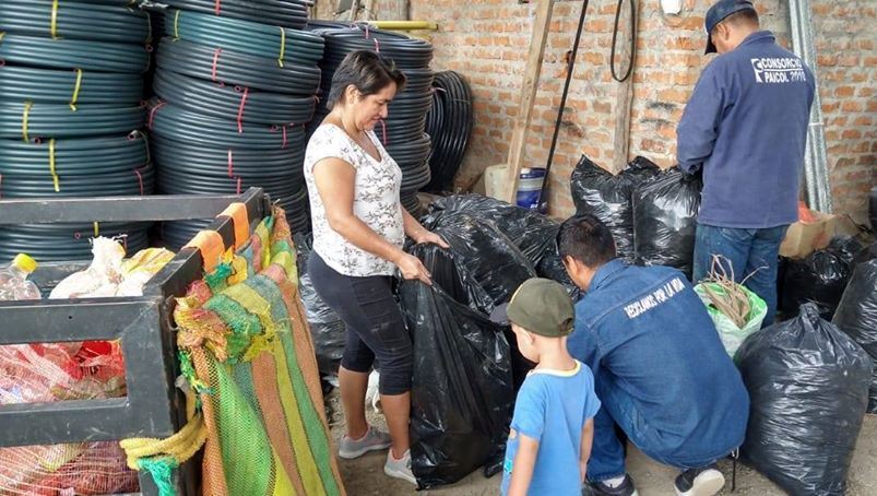 Positivas campañas de reciclaje en veredas y barrios de Paicol 1