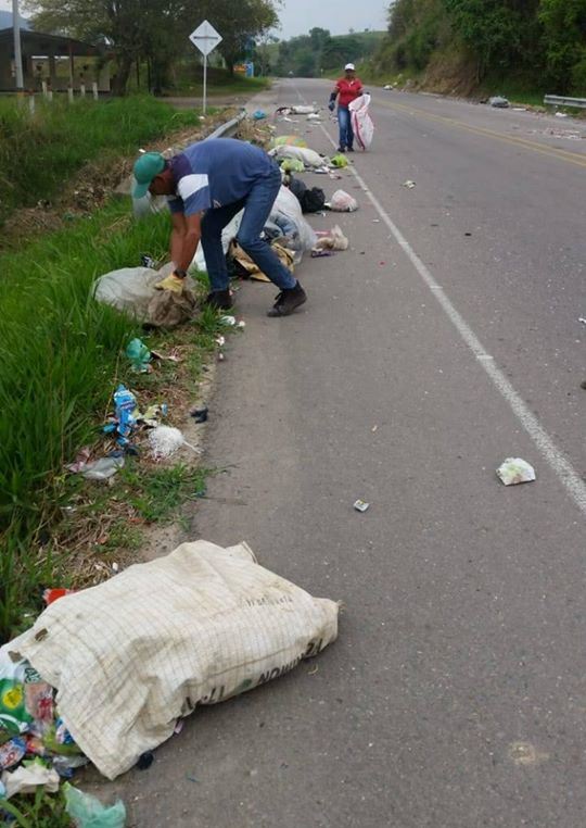 Campaña ambiental se hizo en un transitado lugar de Suaza 2