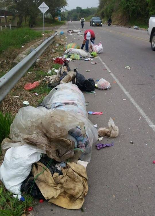 Campaña ambiental se hizo en un transitado lugar de Suaza 3