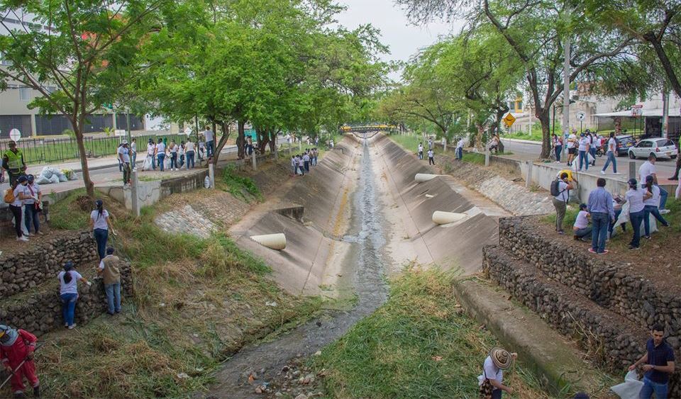 Exitosa jornada de aseo y ornato en el canal de la Avenida La Toma en Neiva 1