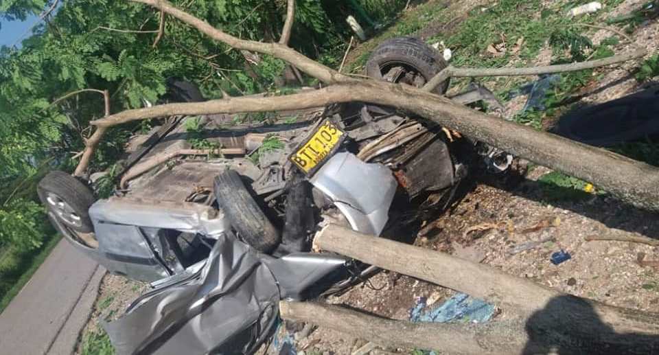 Intentaron escapar con 137 kilogramos de marihuana y se accidentaron 2
