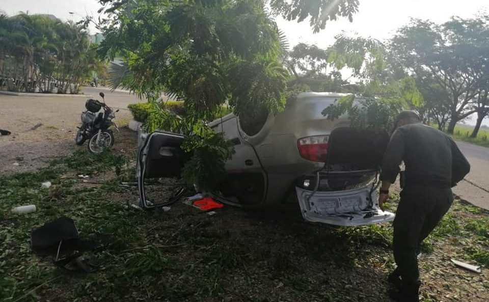 Intentaron escapar con 137 kilogramos de marihuana y se accidentaron 1