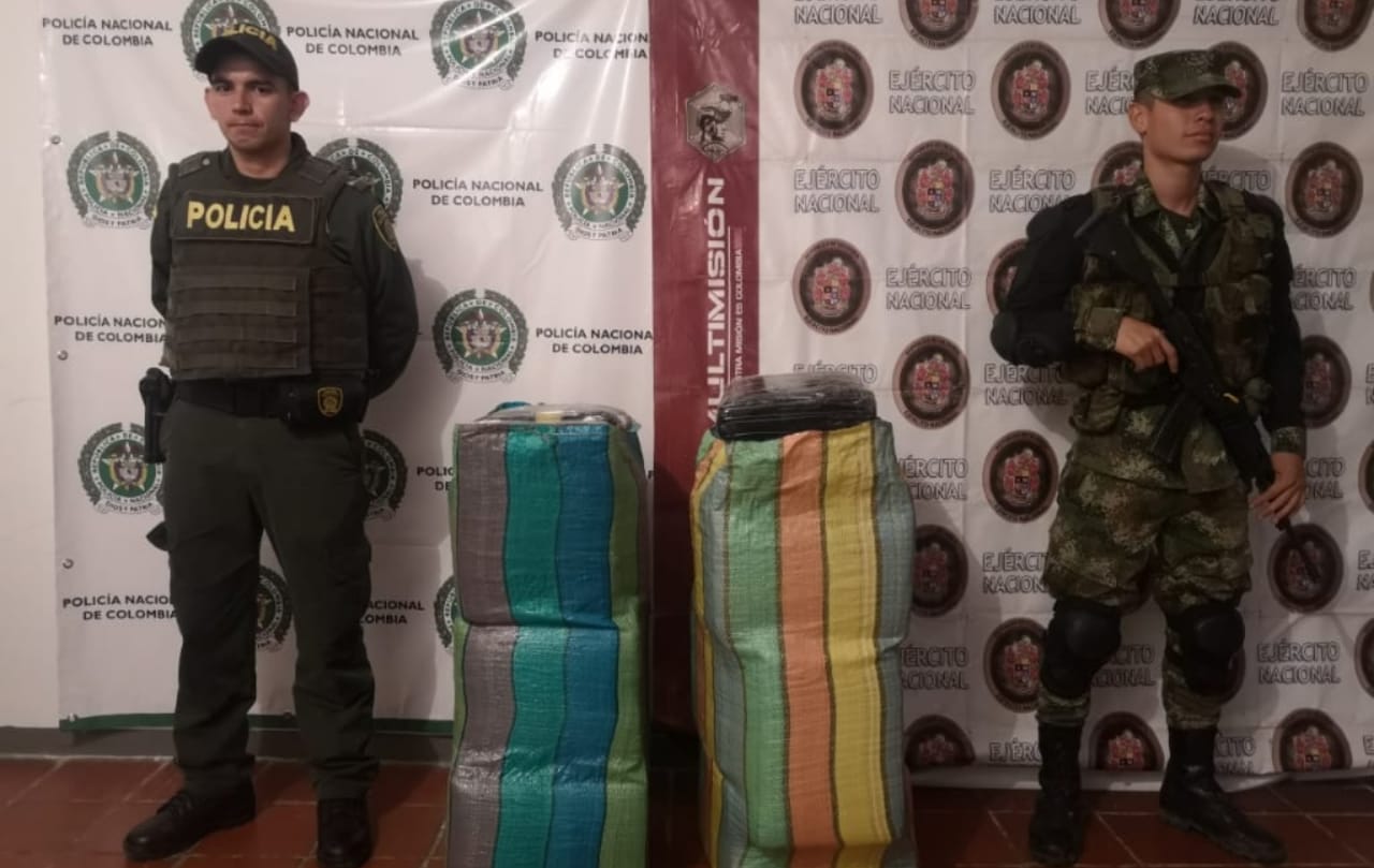Intentaron escapar con 137 kilogramos de marihuana y se accidentaron 3