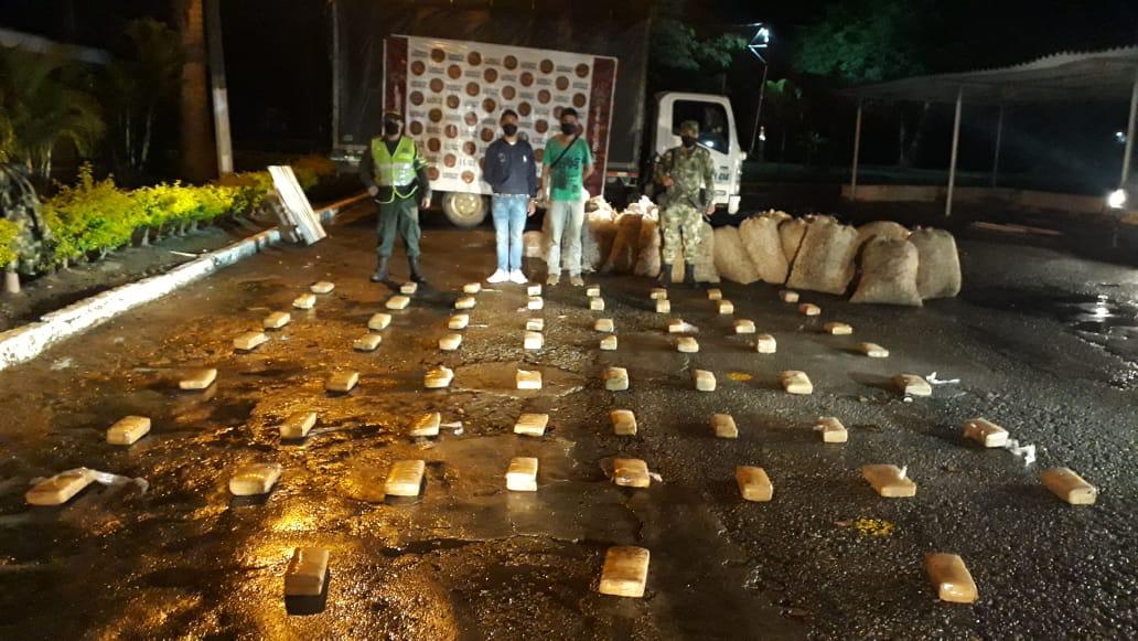 Camuflaron 60 kilogramos de marihuana en bultos de papa 1