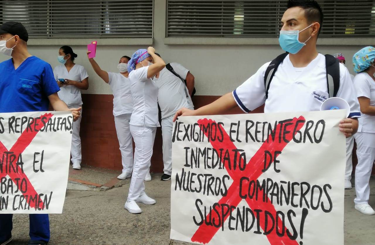 Trabajadores de la salud en Garzón protestan por despidos de sus compañeros 2