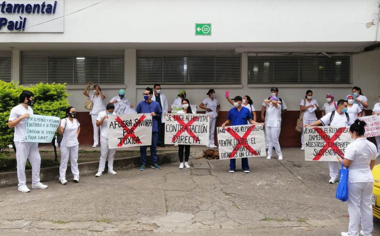 Trabajadores de la salud en Garzón protestan por despidos de sus compañeros 1