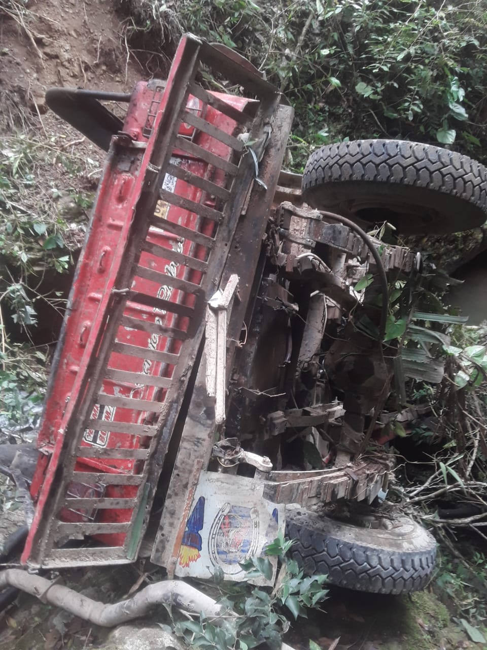 Aparatoso accidente cobró la vida de una persona en El Agrado 1