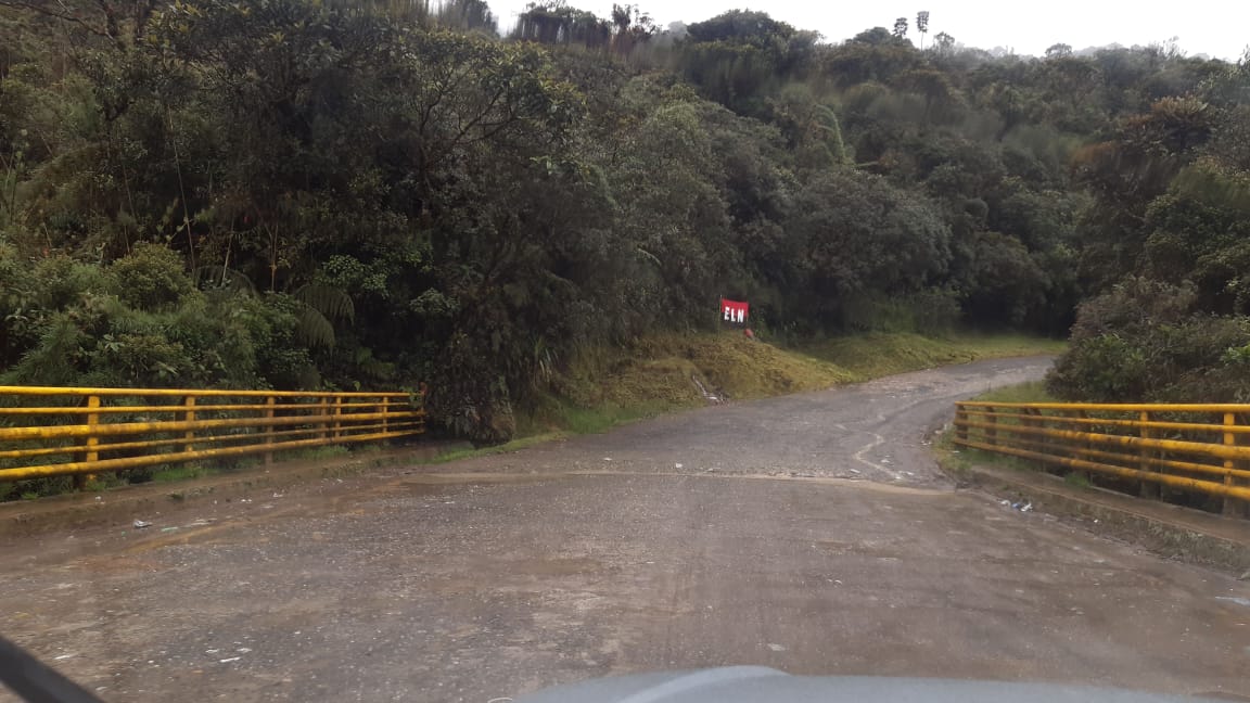 Denuncian presencia de distintivos del ELN que aparecieron en límites de Huila y Cauca 1