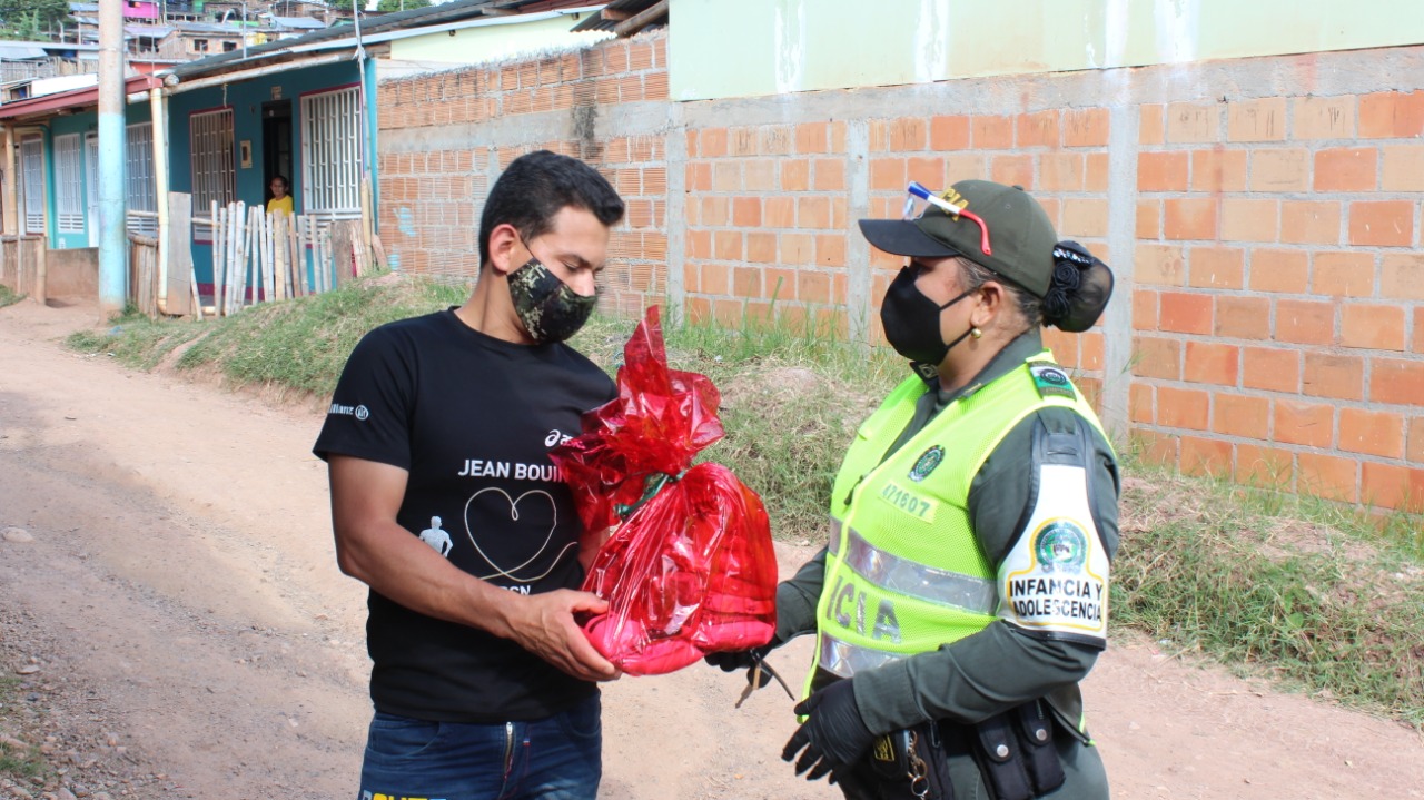 Campaña social liderada por la Policía en sectores vulnerables de Timaná 5