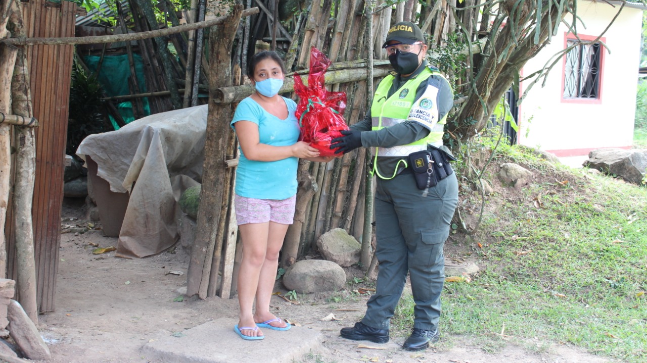 Campaña social liderada por la Policía en sectores vulnerables de Timaná 1