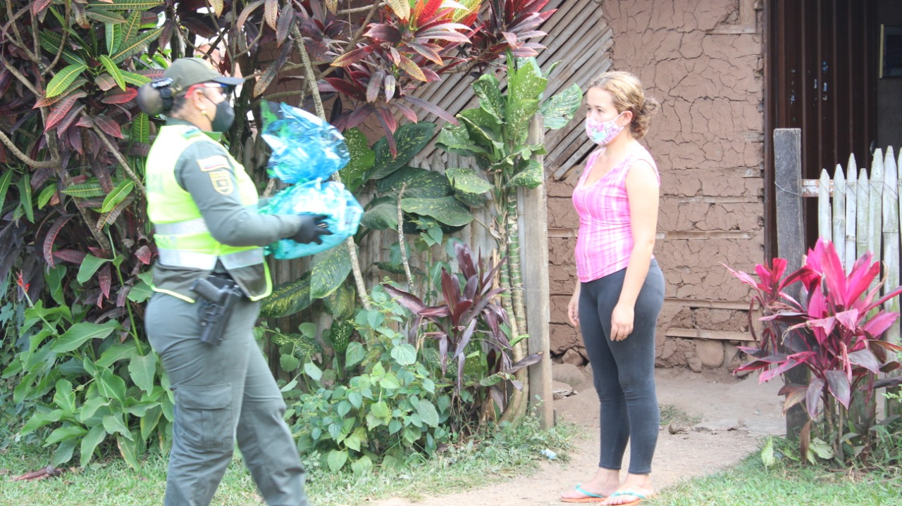 Campaña social liderada por la Policía en sectores vulnerables de Timaná 4