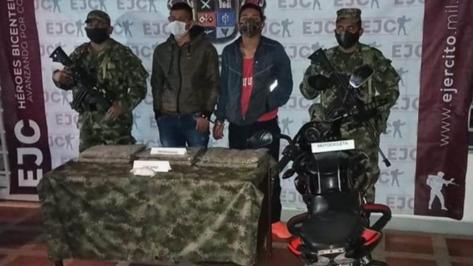 Capturan a dos hombres transportando estupefacientes en La Plata 1