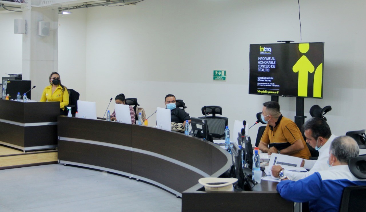 Directora de INTRAPITALITO respondió inquietudes de concejales 1