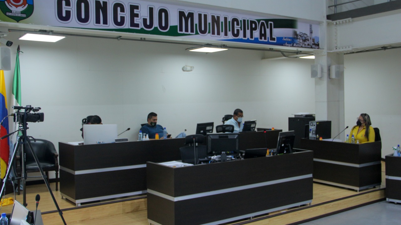 Directora de INTRAPITALITO respondió inquietudes de concejales 4