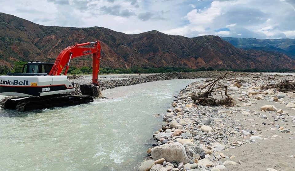Obras de mitigación para habilitar la transitabilidad en Colombia Huila 1