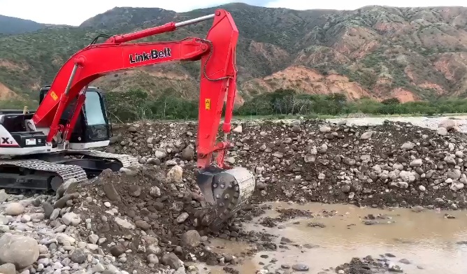 Obras de mitigación para habilitar la transitabilidad en Colombia Huila 2