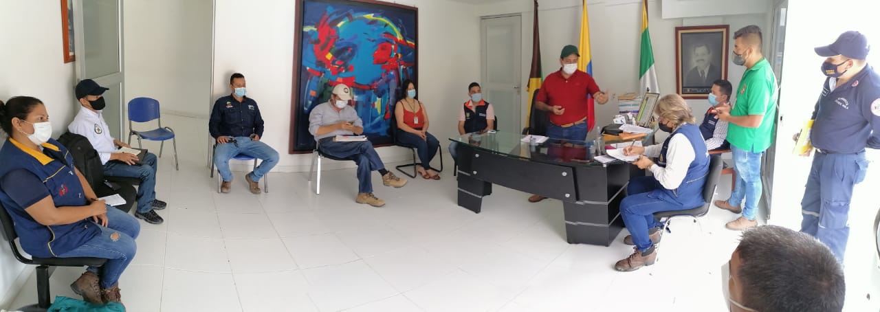 Buscan ayudas para familias damnificadas por vendaval en Acevedo 1