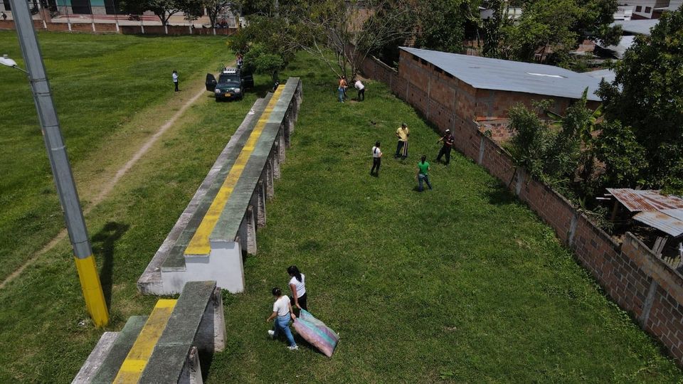 Significativa jornada de siembra de árboles en Suaza 1