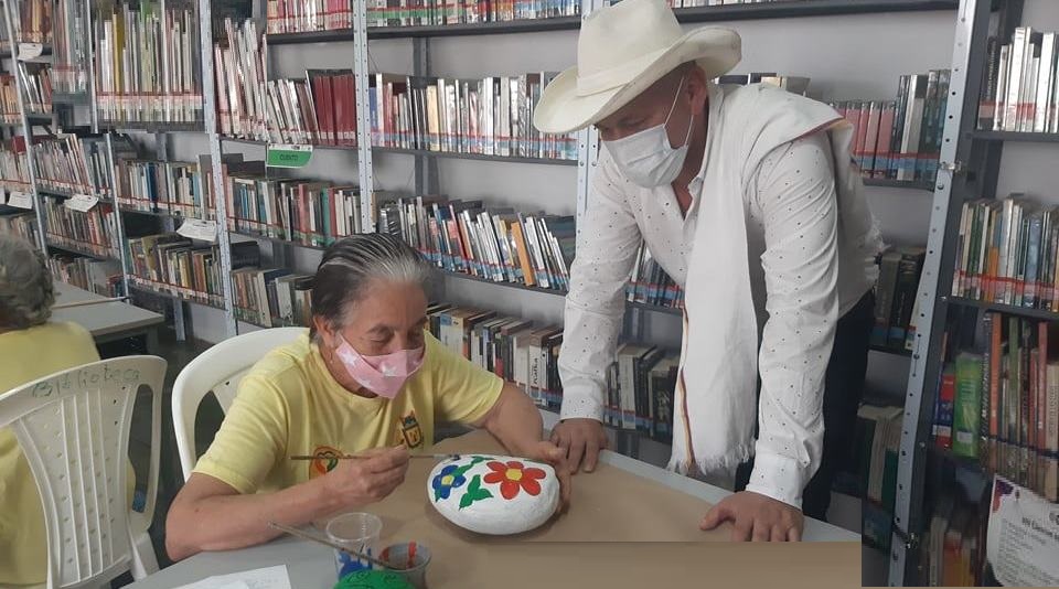 Adultos mayores de Paicol recibieron ayudas didácticas 2