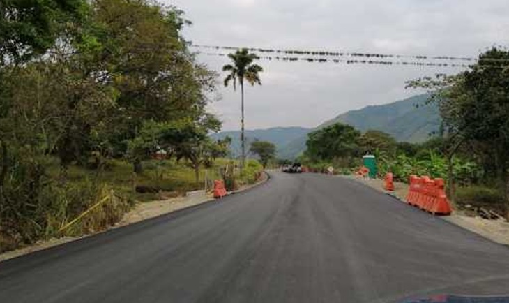 Nuevo impulso para concluir obra de pavimentación en el occidente del Huila 1