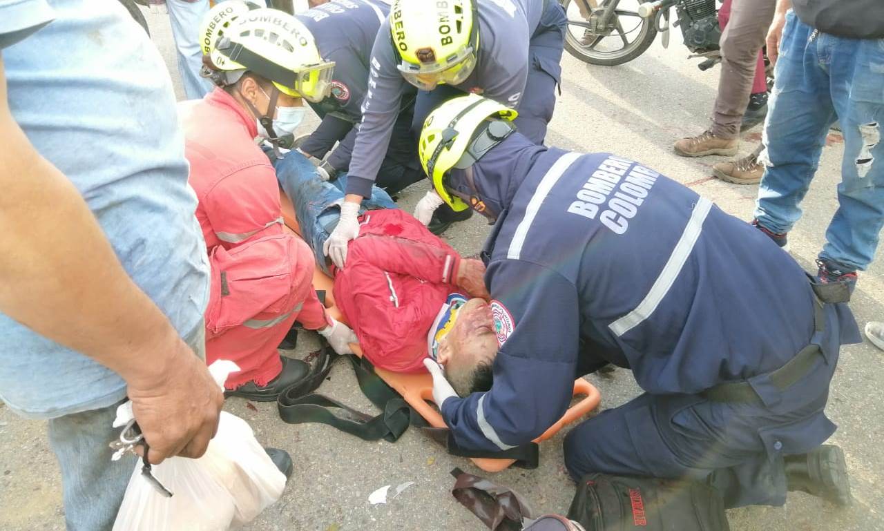 Colisión de motocicletas dejó dos personas lesionadas en Suaza 1