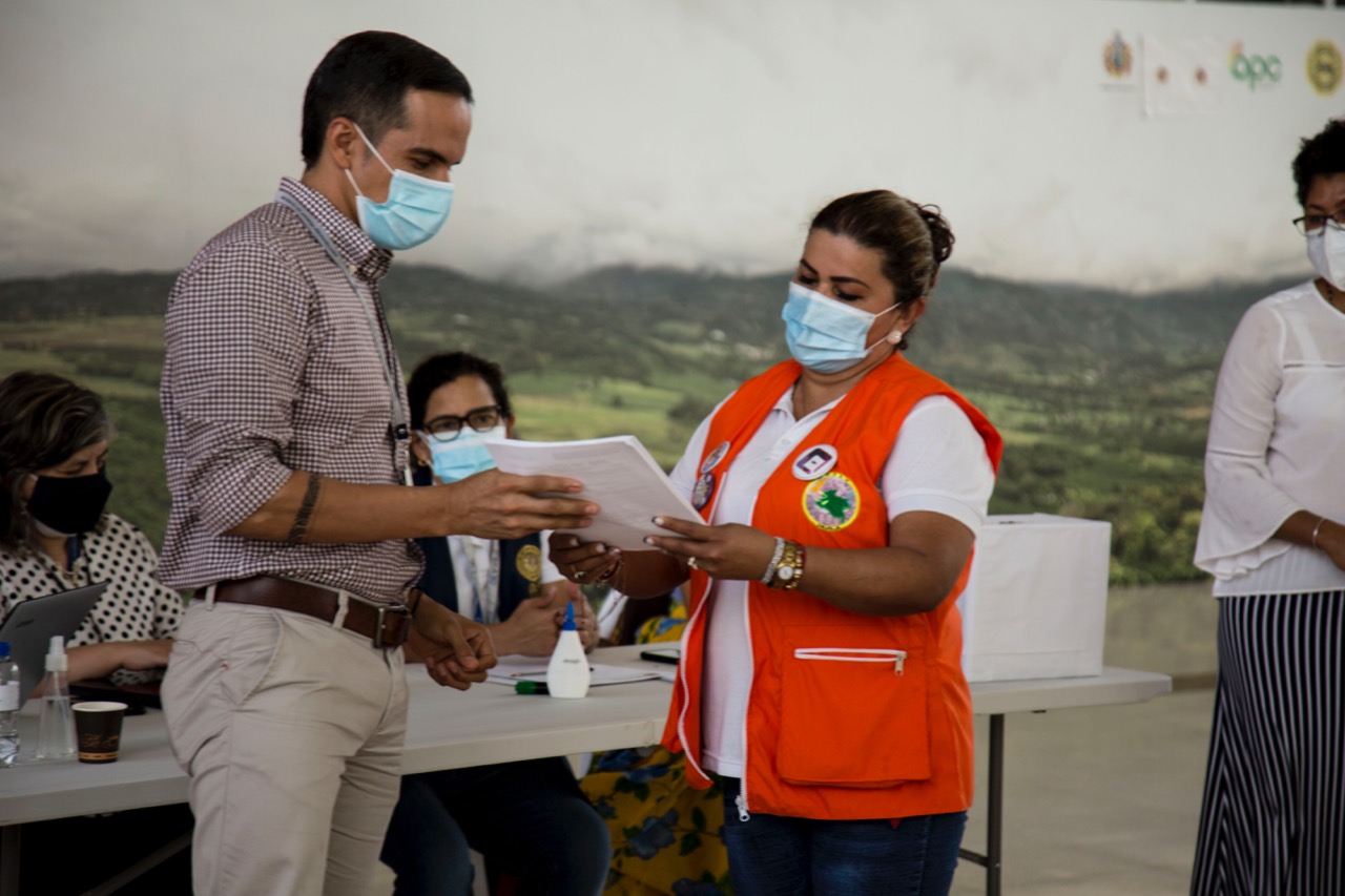 Denuncian atentado contra reconocida líder social del Huila 2
