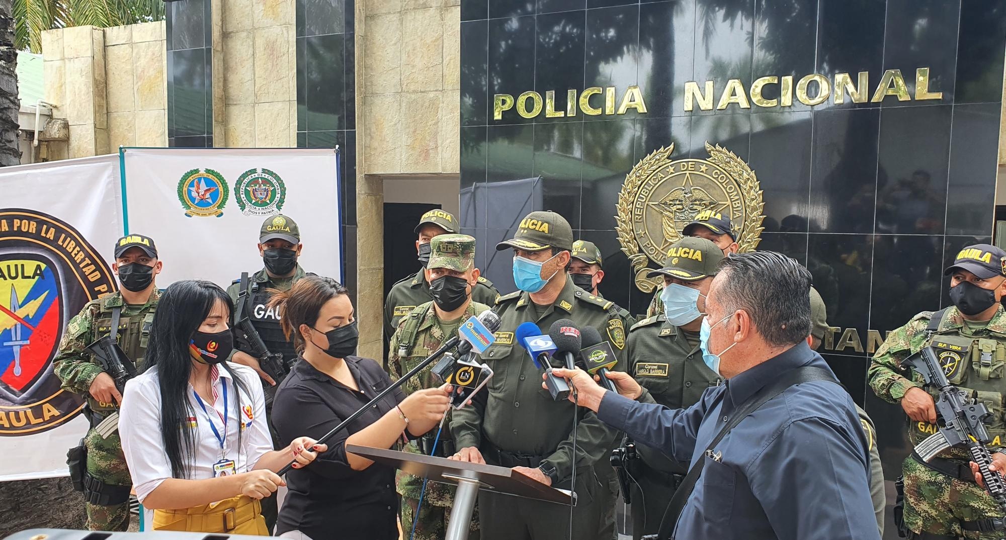 Presentan el cartel de los extorsionistas más buscados del Huila 1