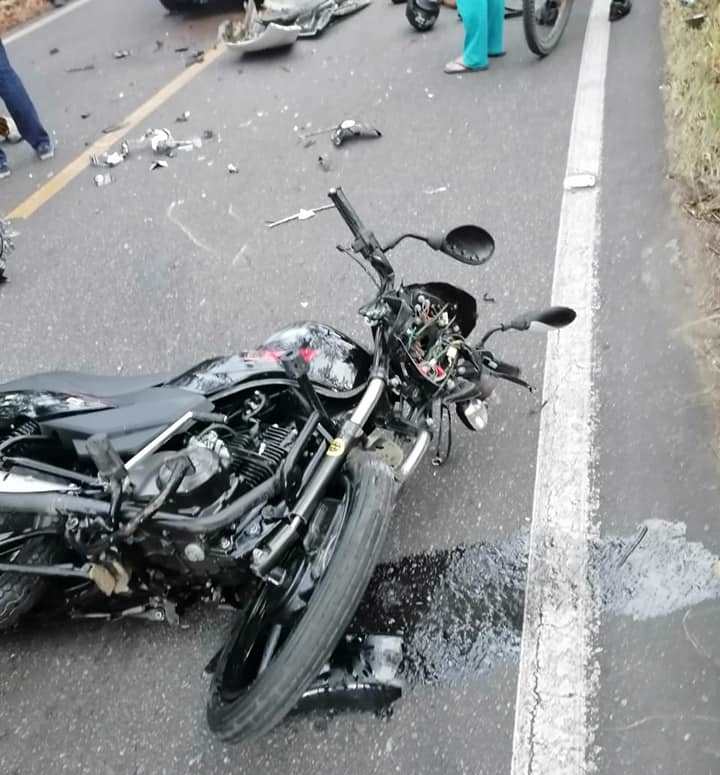 Aparatoso accidente de tránsito dejó dos heridos en el sur de Neiva 2