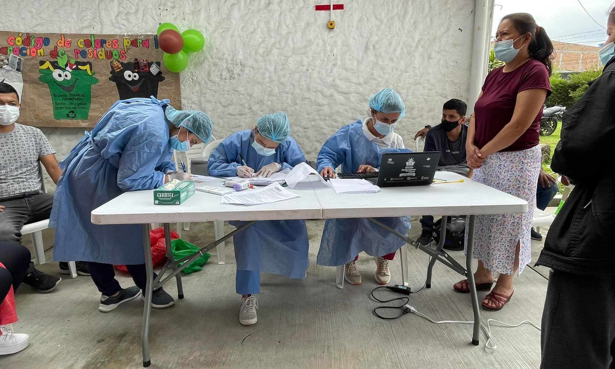 Activa participación de laboyanos en los puestos de vacunación contra el COVID-19 1