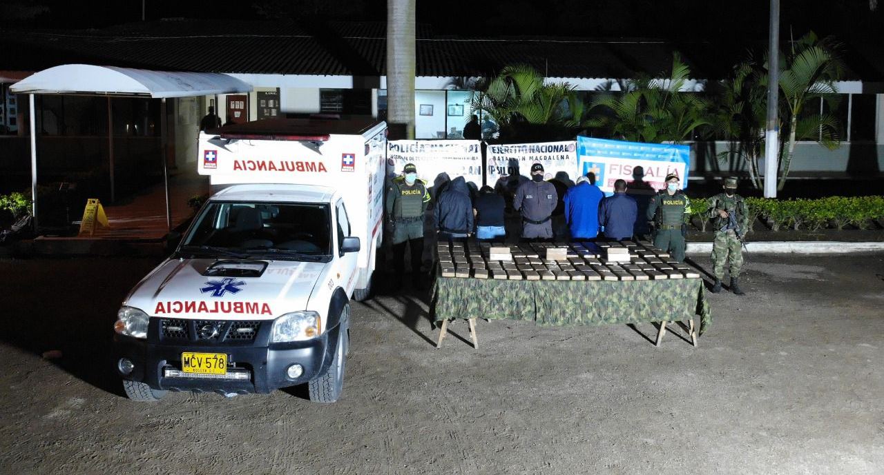 Autoridades interceptaron ambulancia cargada de cocaína cerca a Pitalito 3