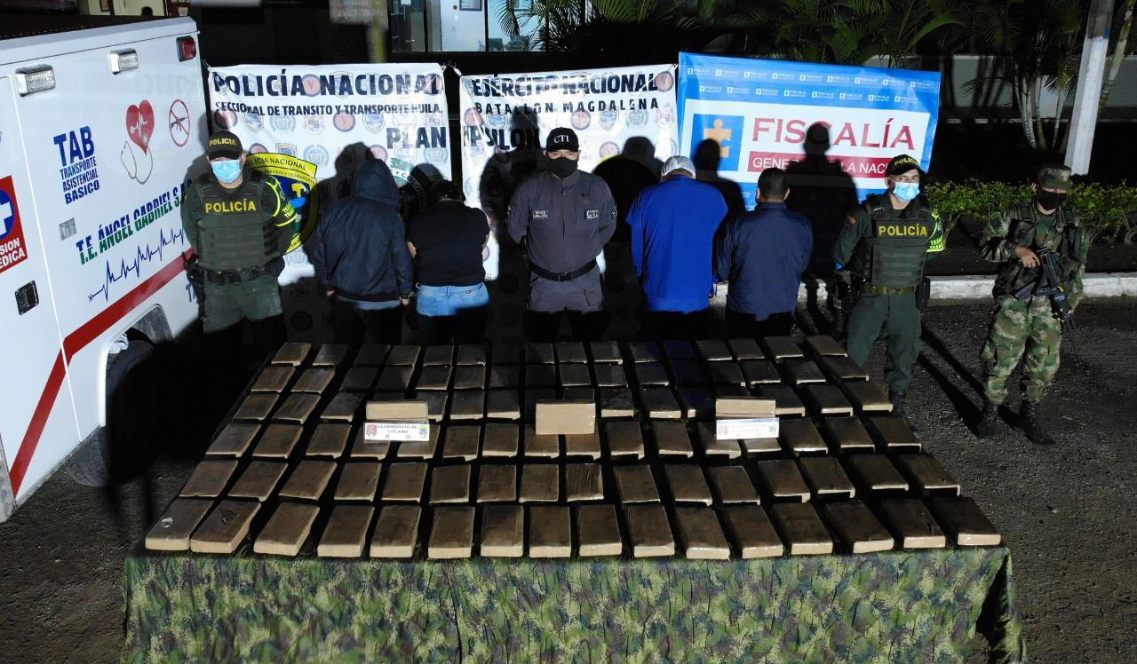 Autoridades interceptaron ambulancia cargada de cocaína cerca a Pitalito 1