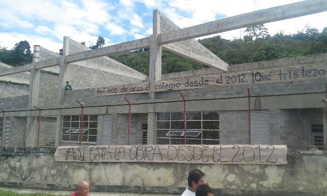 por “Elefante Blanco”, condenan pecuniariamente a dos ex alcaldes de Oporapa 2